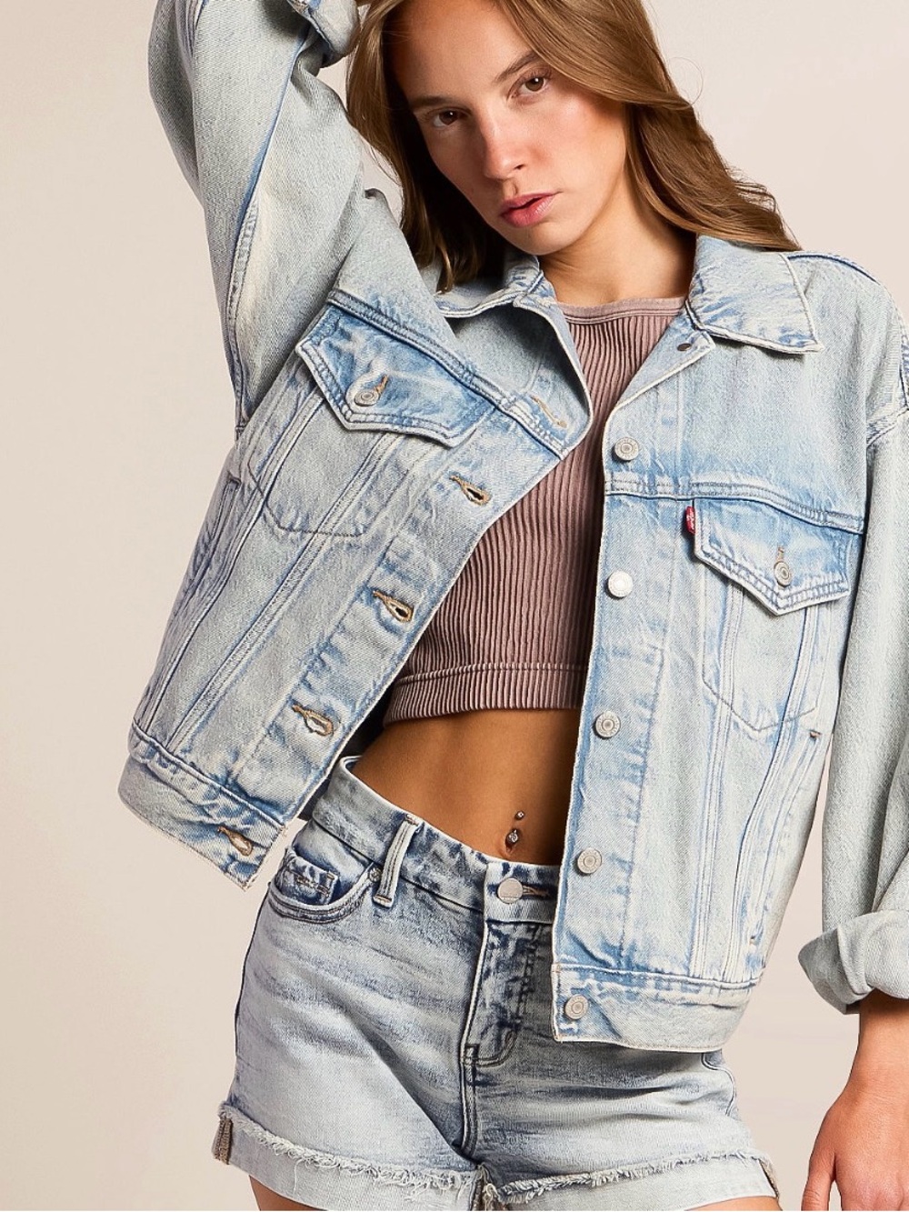 Levi’s denim trucker jacket sz medium